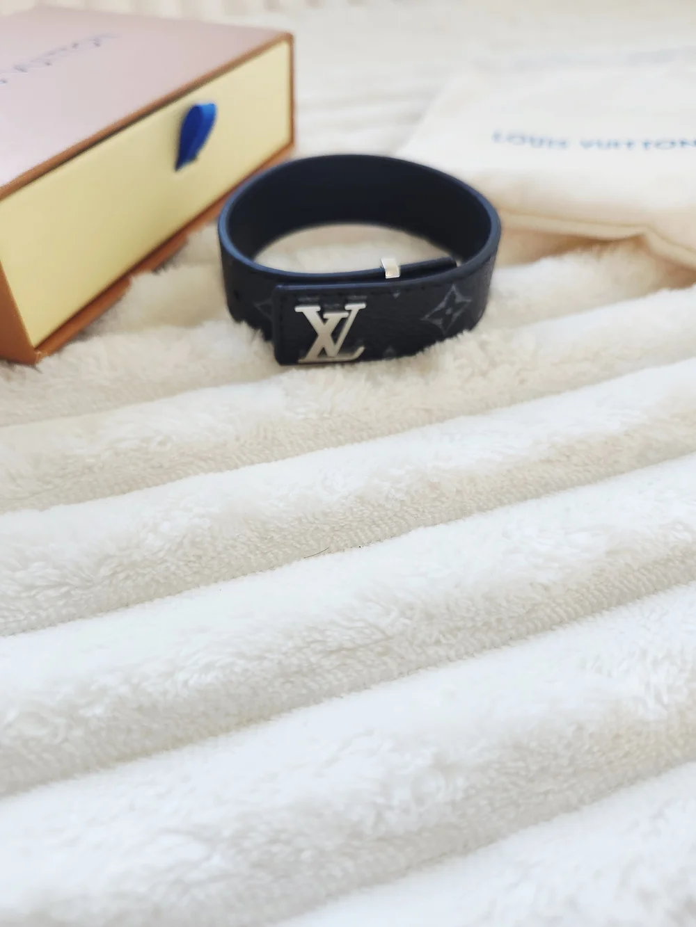 Louis Vuitton LV Slim Bracelet Monogram Eclipse Silver LV Size 21